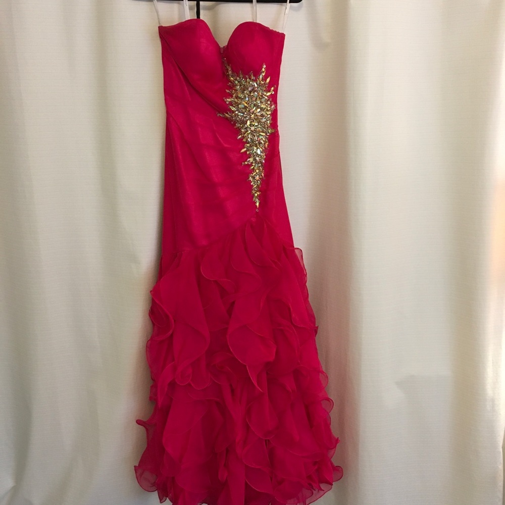 Beautiful Strapless ladies cocktail/prom dress